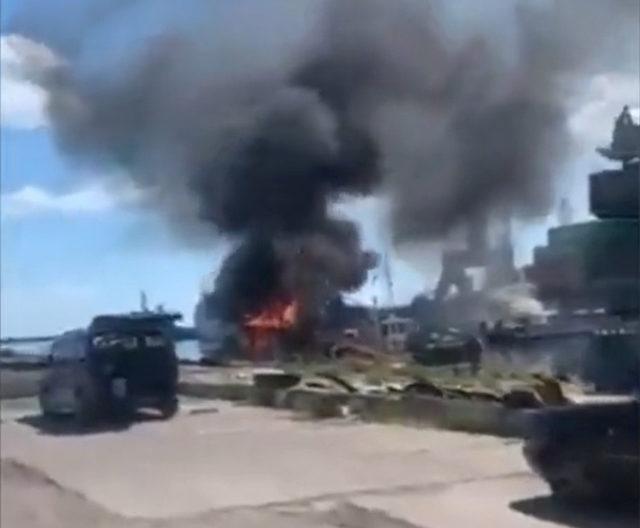 Ukrayna açıkladı! Rusya'dan Odessa limanına saldırı... Tahıl sevkiyatı  anlaşmasından bir gün sonra yaşandı - Dünya Haberleri