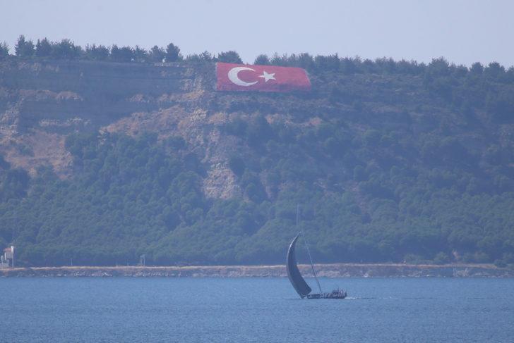 TAYK 51. Yıl Deniz Kuvvetleri Kupası'nda yarışmacılar, Çanakkale Boğazı'ndan geçti G3