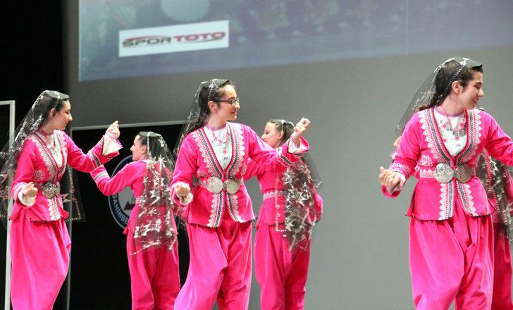 "Halk Oyunları Gençler Türkiye Şampiyonası" Gaziantep'te yapılıyor G3