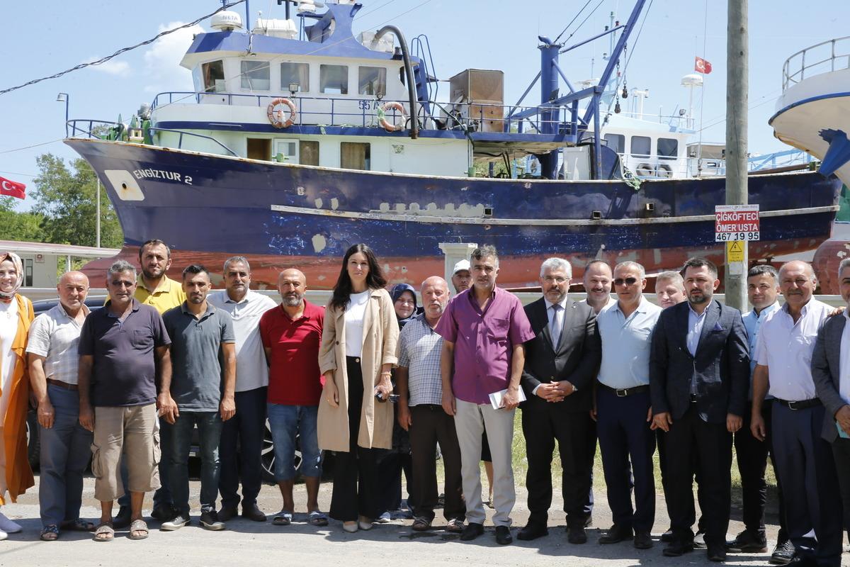 AK Parti'li Karaaslan, TEKNOFEST'e katılacak &ouml;ğrencilerle buluştu