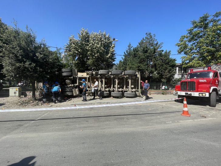 Eyüpsultan'da devrilen hafriyat kamyonunun sürücüsü yaralandı G1
