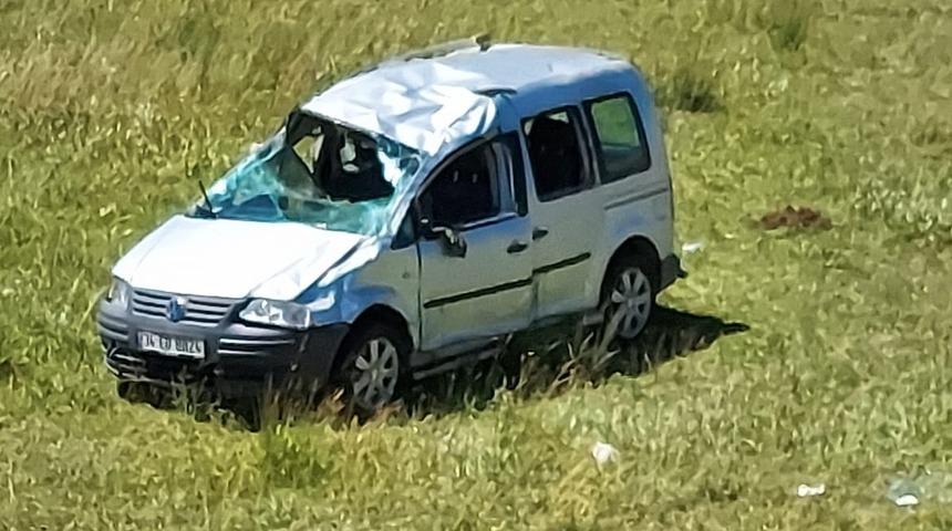 Sivas'ta devrilen hafif ticari araçtaki bebek öldü