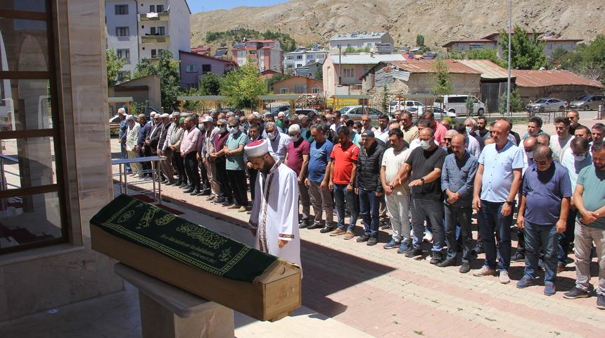 Sivas'ta barajda boğulan öğretmenin cenazesi defnedildi