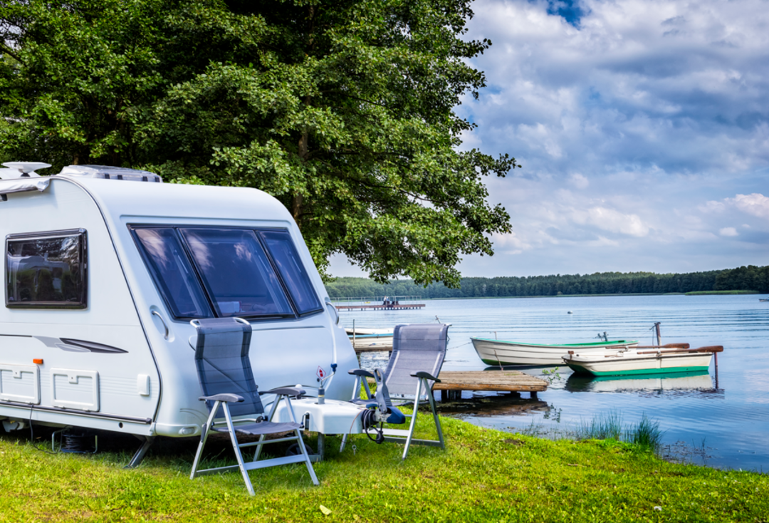 Kuzey Ege&rsquo;de tatil yoğunluğu devam ediyor! Karavan ve &ccedil;adır alanlarında doluluk yaşanıyor