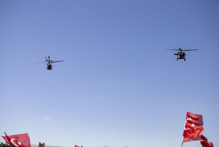 Erzurum'da Türk Yıldızları ve Çelik Kanatlar gösteri uçuşu yaptı G2