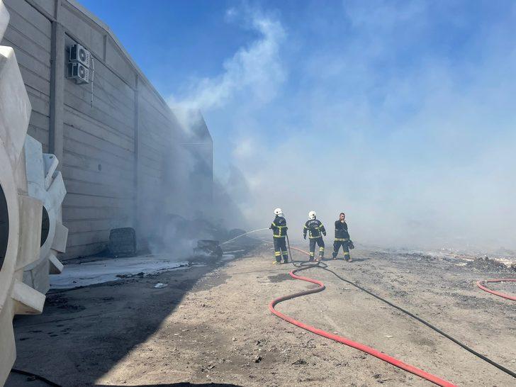 Kahramanmaraş'ta bir fabrikada çıkan yangın söndürüldü G5