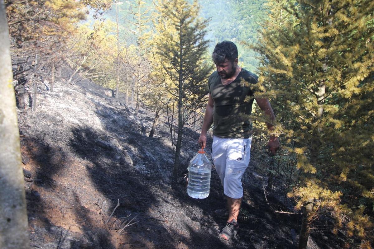 G&Uuml;NCELLEME 2 - Kocaeli'de &ccedil;ıkan &ouml;rt&uuml; yangını kontrol altına alındı