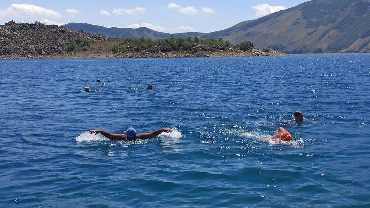 "1. Van Denizi Yüzme Festivali"nin son etkinliği Nemrut Krater Gölü'nde yapıldı G1