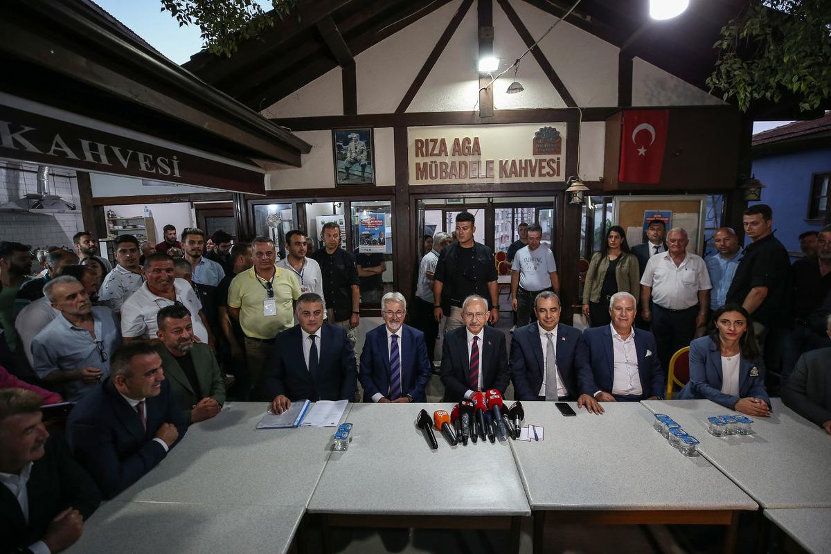 CHP Genel Başkanı Kılı&ccedil;daroğlu, Bursa'da M&uuml;badele Evi'ni ziyaret etti