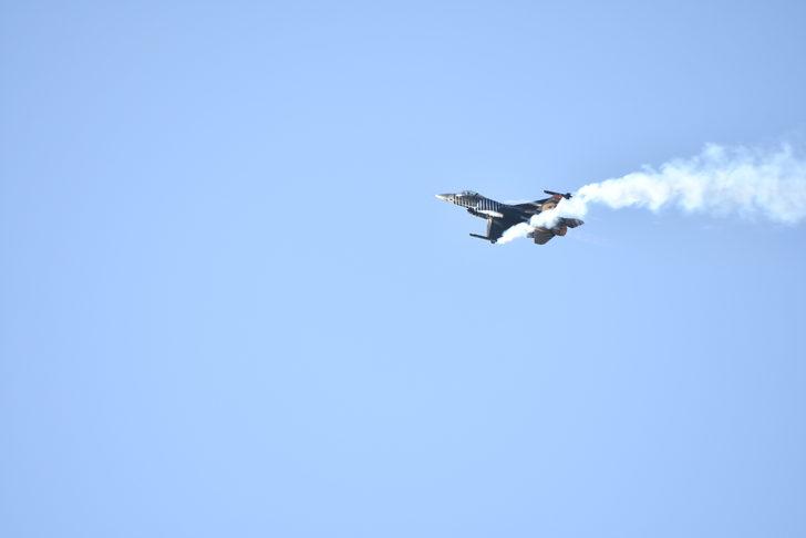 SOLOTÜRK, Isparta'da gösteri uçuşu yaptı G3