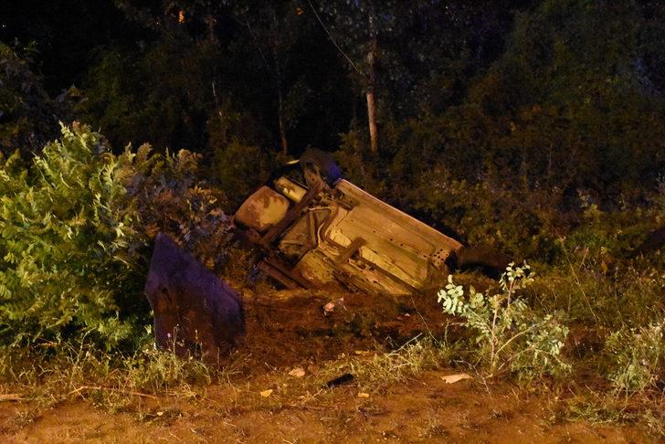 Bilecik'te çöp kamyonuna çarparak devrilen otomobilin sürücüsü hayatını kaybetti G4