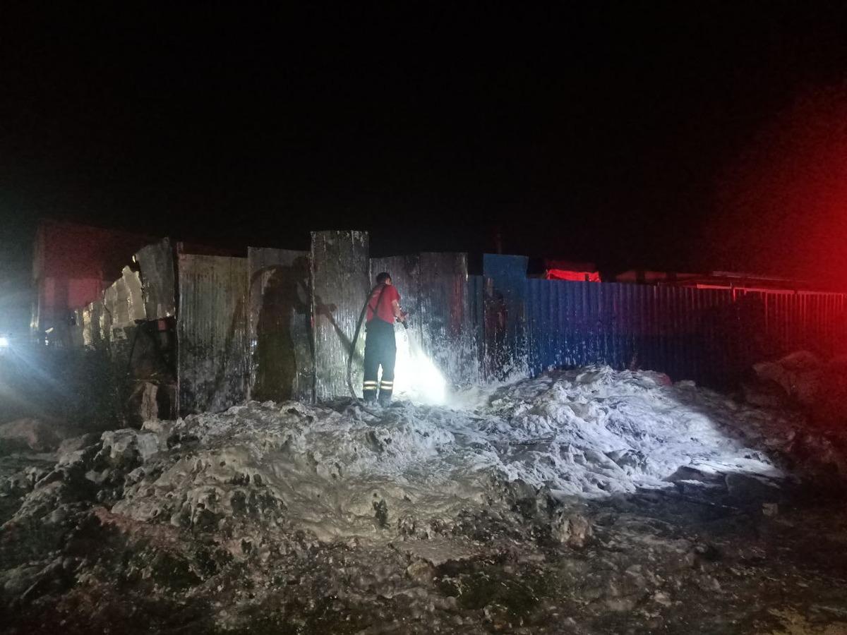 Kocaeli'de hurdalıkta &ccedil;ıkan yangın s&ouml;nd&uuml;r&uuml;ld&uuml;