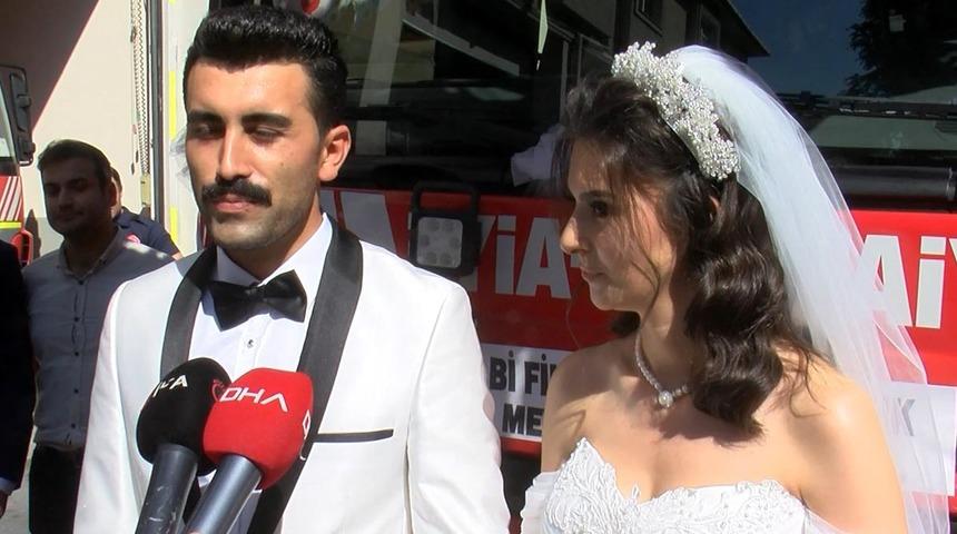 Böyle gelin arabası görülmedi! Su hortumuyla gül yaprakları püskürttüler