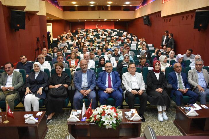 Trabzon'da "Yeni Dünya Düzeninde Türkiye için Riskler ve Fırsatlar" paneli düzenlendi G1