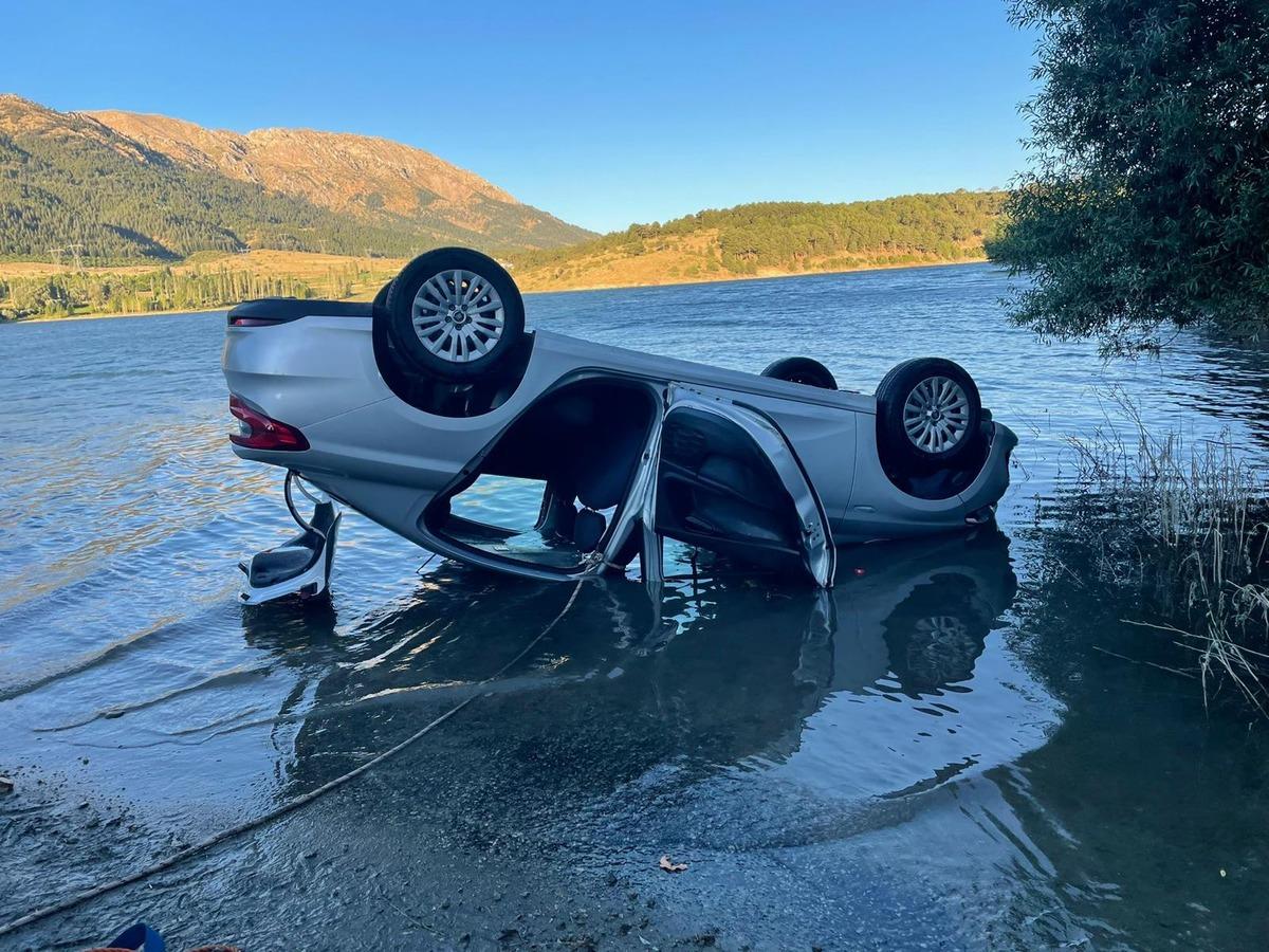 G&Uuml;NCELLEME - Kahramanmaraş'ta baraj g&ouml;letine devrilen otomobilde &ouml;lenlerin cenazesi defnedildi