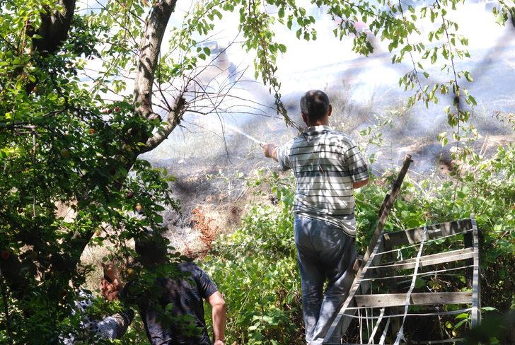 Maltepe'de otluk alanda çıkan yangın söndürüldü G2