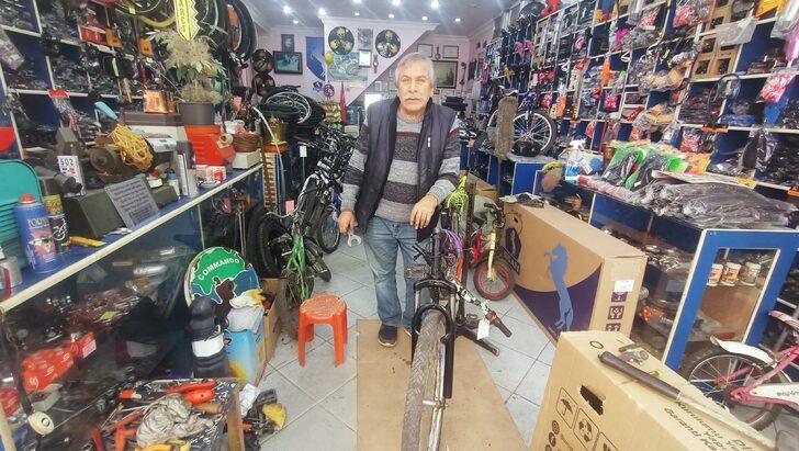 Bozuk bisikletler baba oğulun elinde hayat buluyor G1