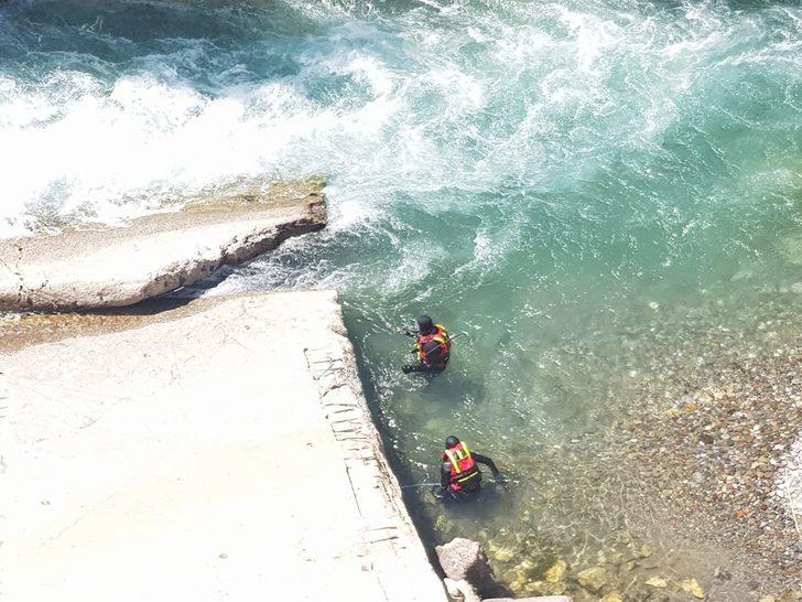 Müküs Çayı'nda akıntıya kapılan hemşireyi arama çalışmaları 44 gündür devam ediyor G3