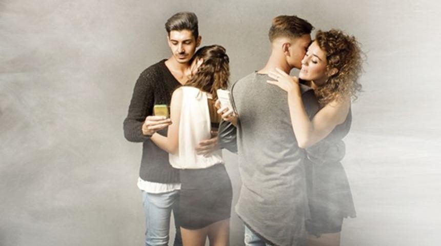 T&uuml;m y&ouml;nleriyle 'swing' ve 'swinger'ler