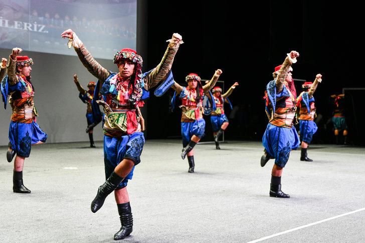 "Halk Oyunları Gençler Türkiye Şampiyonası" Gaziantep'te sürüyor G2