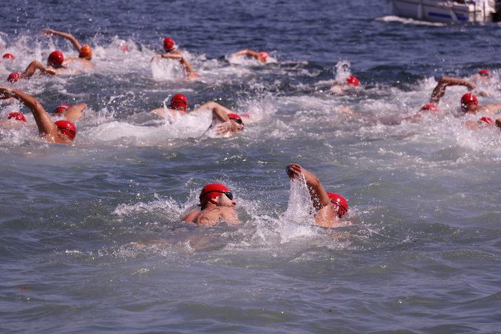 İzmit Körfezi'ni yüzerek geçtiler G2