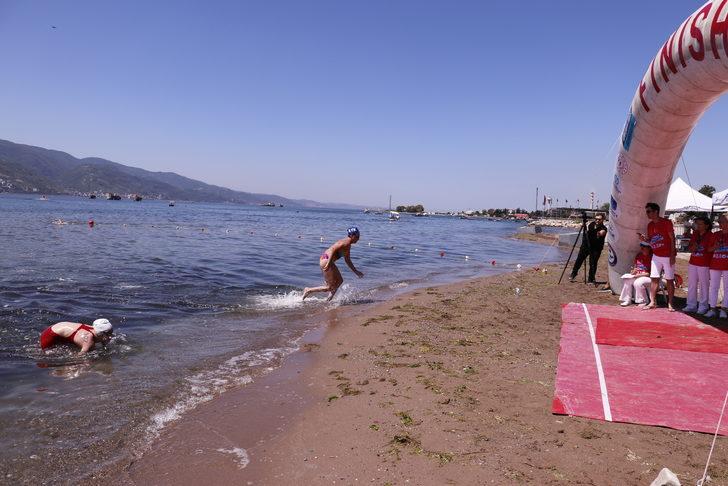 İzmit Körfezi'ni yüzerek geçtiler G3