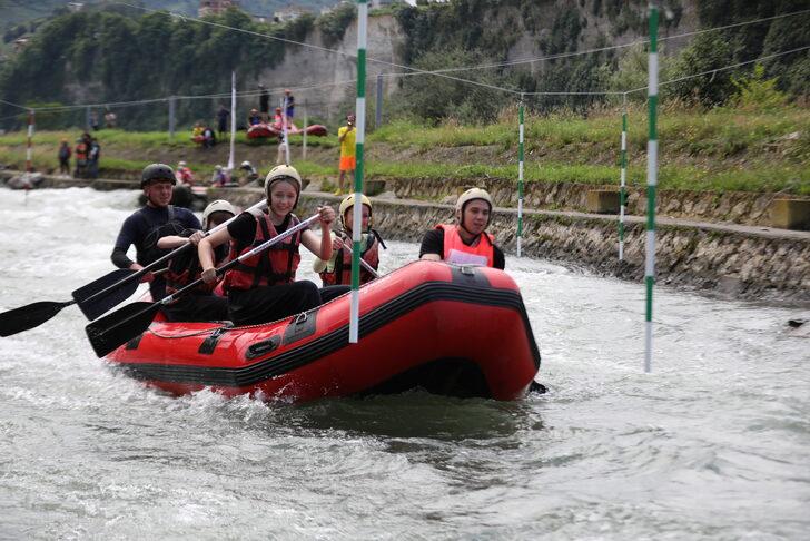 Rize'de ülkeler arası rafting yarışması yapıldı G1