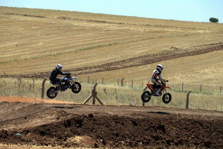 BMU Avrupa Süpermoto Şampiyonası, Uşak'ta yapıldı G3