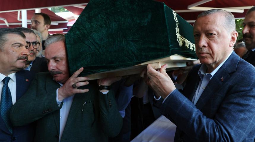 7 Güzel Adam'ın son temsilcisi Özdenören'e veda! Cumhurbaşkanı Erdoğan cenaze törenine katıldı