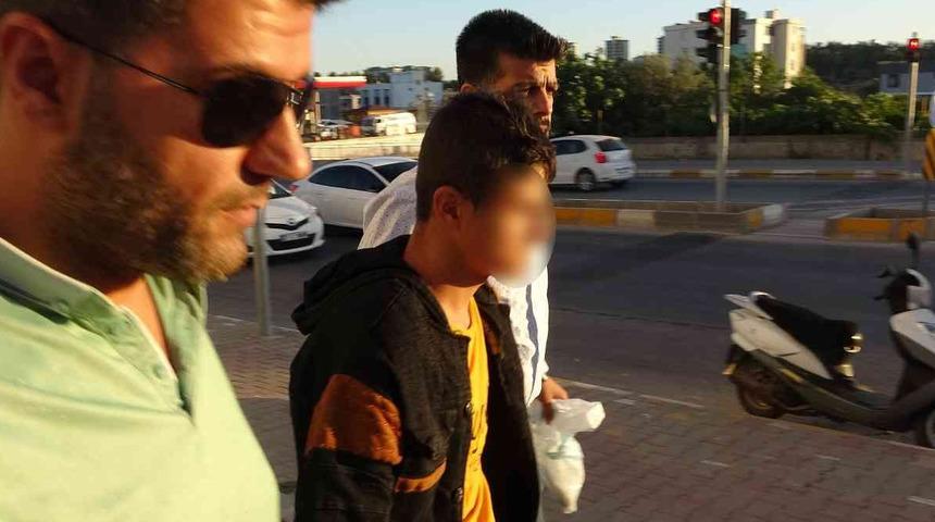 Marketi soymak isteyen şahıs yaka pa&ccedil;a yakalandı