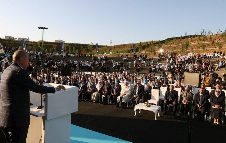 Cumhurbaşkanı Erdoğan, İbn Haldun Üniversitesinin mezuniyet töreninde konuştu: (2) G4
