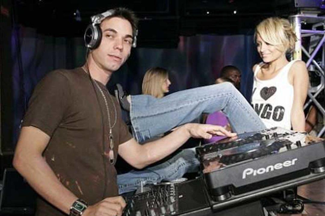 Adam port stryv move record mix. Adam port stryv move record mix