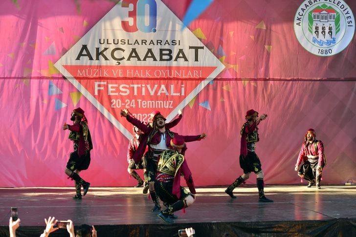 Trabzon'da "30. Uluslararası Akçaabat Müzik ve Halk Oyunları Festivali" gerçekleştirildi G1