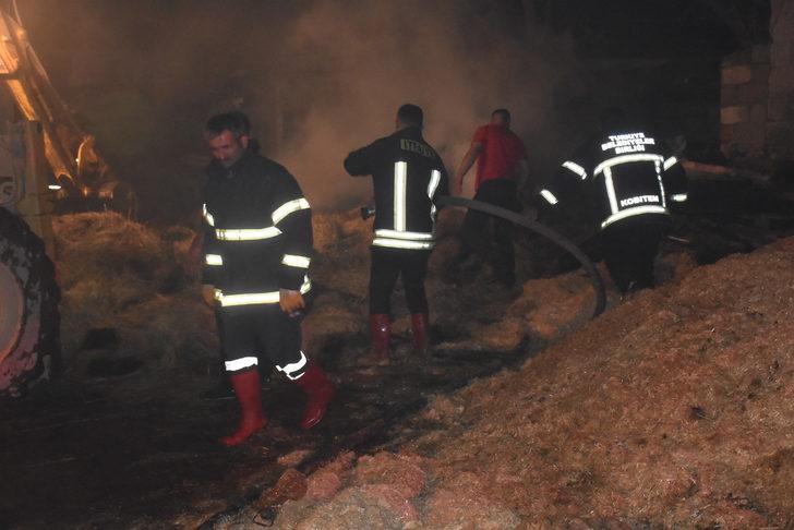 Kars'ta ot yığınlarının bulunduğu alanda çıkan yangın söndürüldü G4