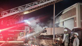 İzmir’de kimya imalathanesinde patlamanın ardından yangın çıktı: 1 ölü, 1 yaralı