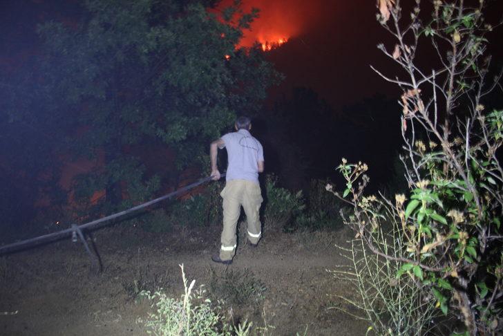 Kütahya'da çıkan orman yangınına gece görüşlü helikopterle müdahale ediliyor G5