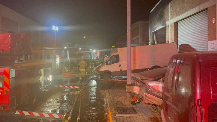 İzmir'de kimya imalathanesinde çıkan yangında 1 kişi öldü, 1 kişi yaralandı G3