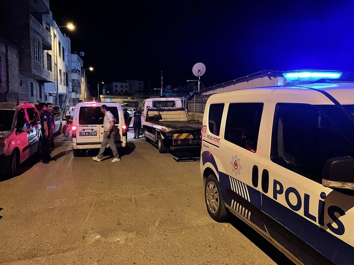 Kilis'te &ccedil;ıkan silahlı kavgada 3 kişi yaralandı