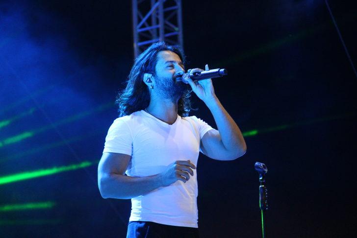 Zonguldak'ta Yıldız Tilbe, Koray Avcı ve Madrigal konser verdi G2