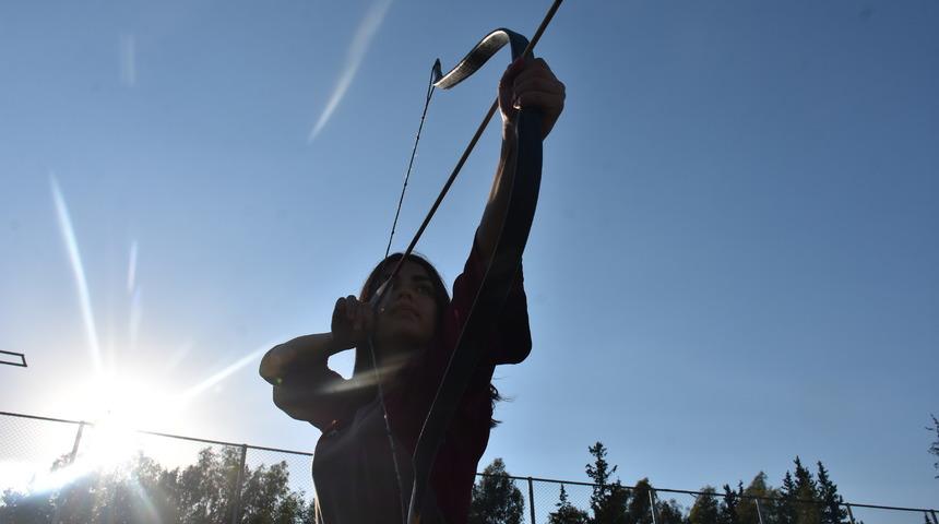 Devletin korumasındaki okçu Sena Sönmez'in milli takım hayali: