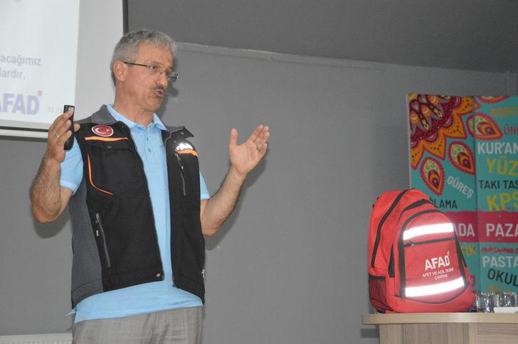 Sakarya'da kırsal bölgelerde yaşayan kadınlara afet bilinci kazandırılıyor G1