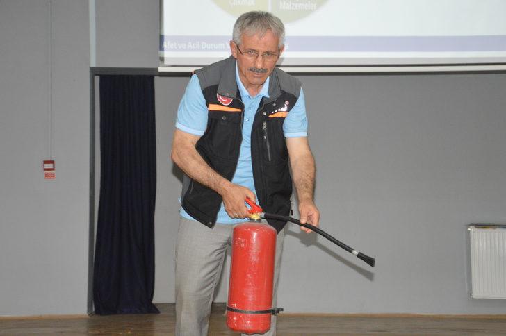 Sakarya'da kırsal bölgelerde yaşayan kadınlara afet bilinci kazandırılıyor G2