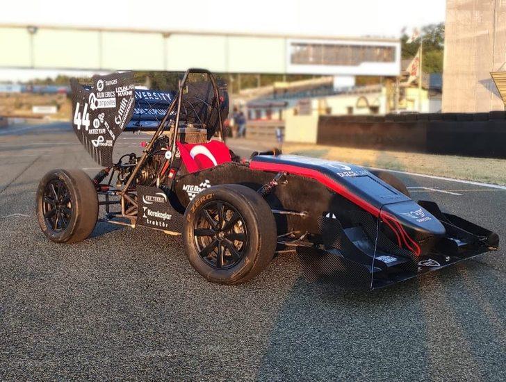 Düzce Üniversitesi öğrencileri yaptıkları araçla İtalya'da yarışa katıldı G2