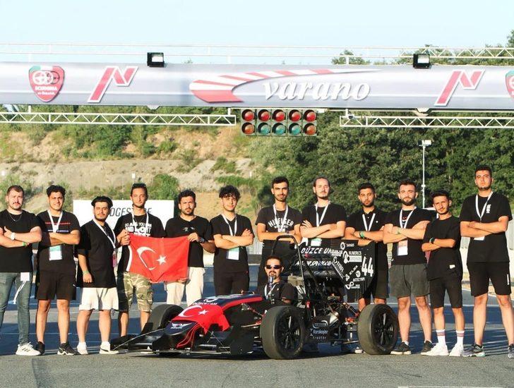 Düzce Üniversitesi öğrencileri yaptıkları araçla İtalya'da yarışa katıldı G5