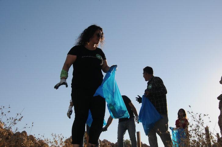 Ahbap gönüllülerinden Dara Antik Kenti'nde çevre temizliği G5