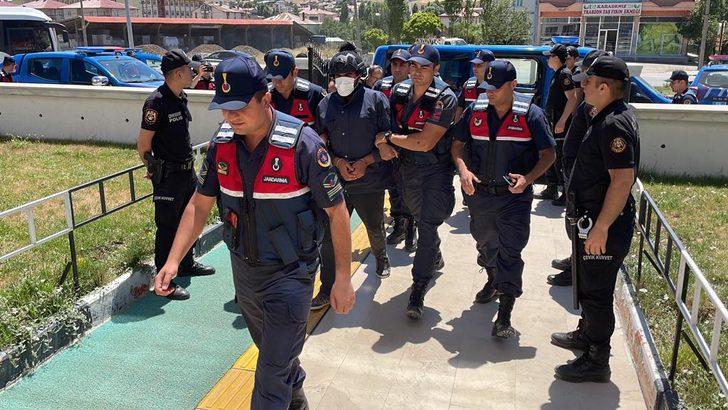 Sivas'ta 3 kişiyi av tüfeğiyle öldüren çoban adliyede G1