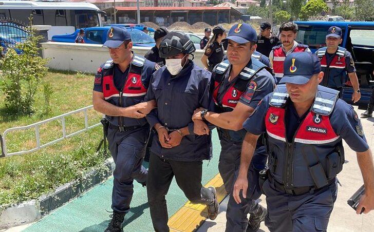 Sivas'ta 3 kişiyi av tüfeğiyle öldüren çoban adliyede G2