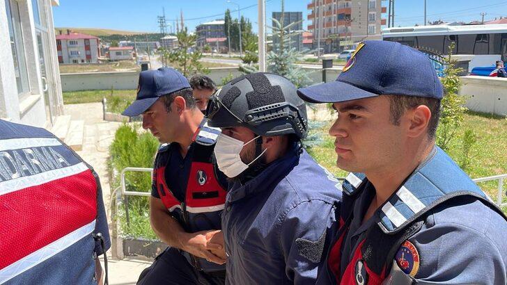Sivas'ta 3 kişiyi av tüfeğiyle öldüren çoban adliyede G3