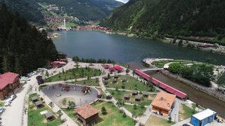 Uzungöl'deki Arapça tabelalar sosyal medyada gündem olmuştu! Vali'den dikkat çeken sözler: 'En ufak bir sıkıntı yok'