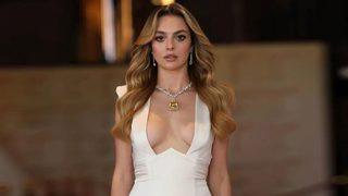 Sadakatsiz'in Derin'i Melis Sezen'in mini şortlu paylaşımı olay oldu! Gel evlenelim seninle